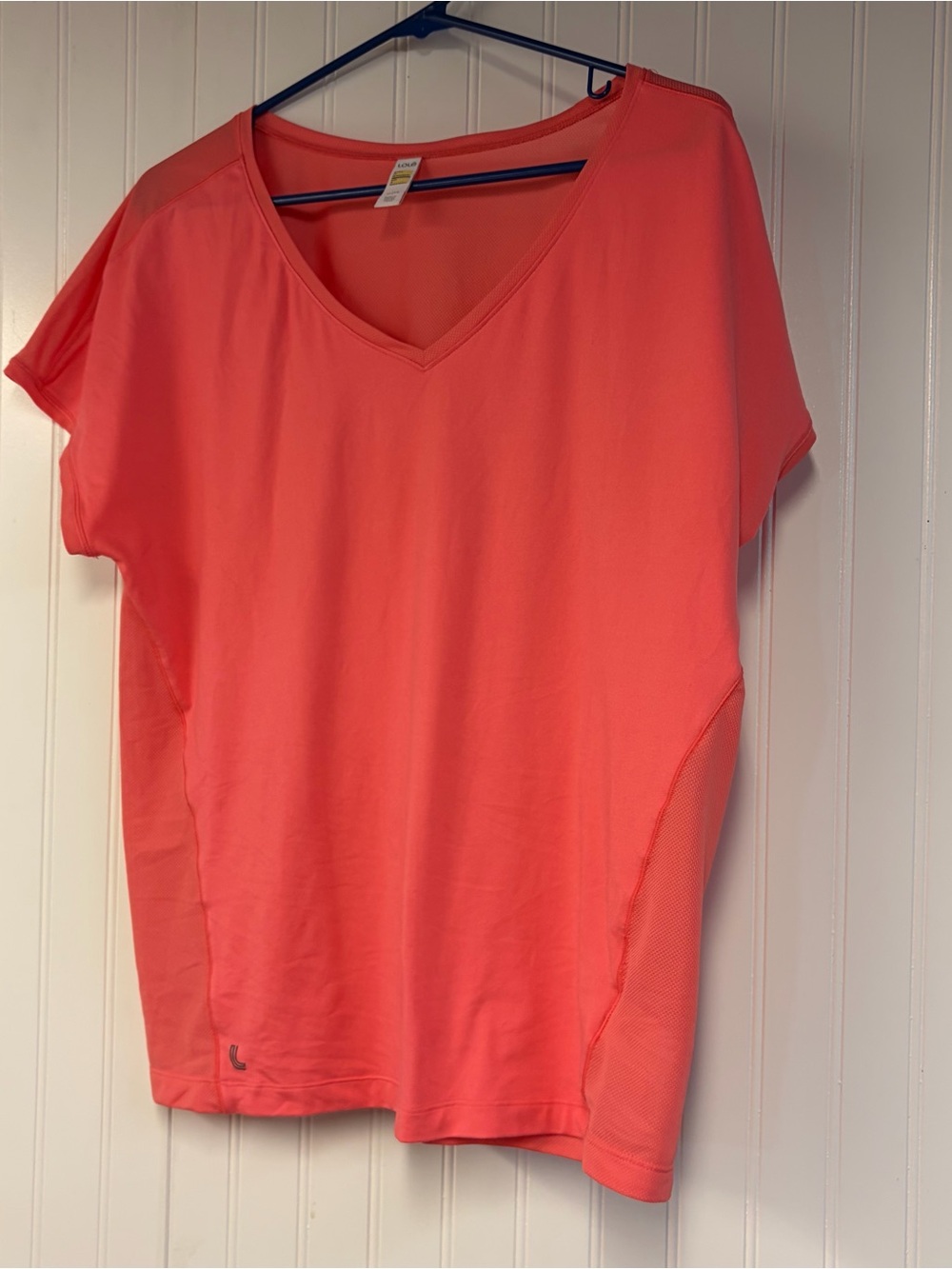 Lole Women’s V-Neck Active Tee - Coral Medium